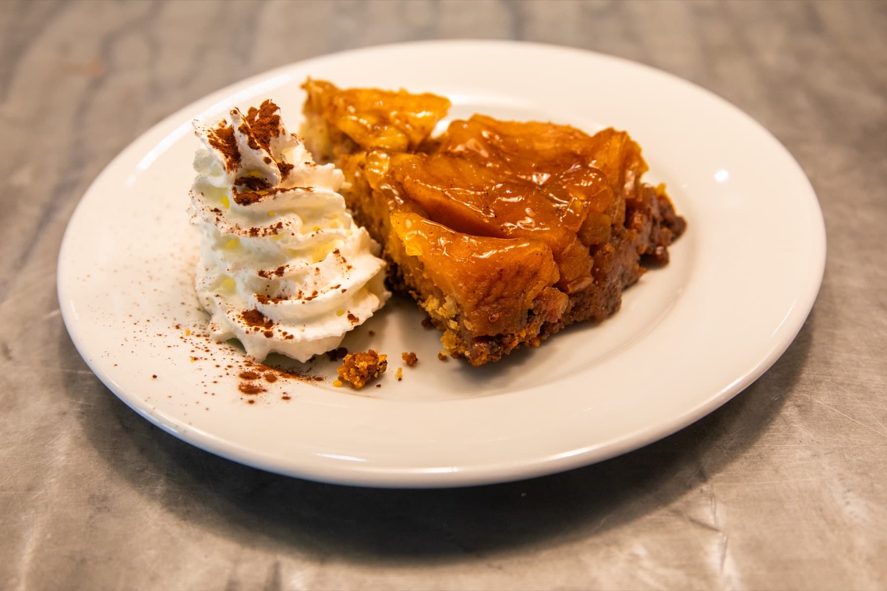 Tarte tatin maison et chantilly